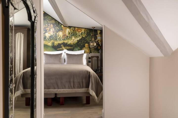 Room 14 of 46
