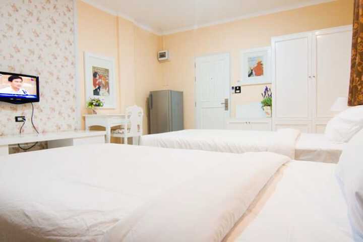Room 13 of 28