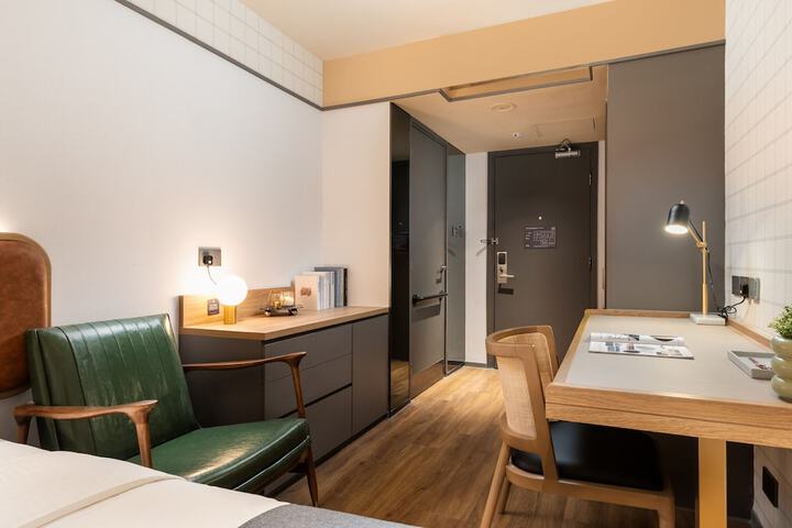 Room 55 of 98