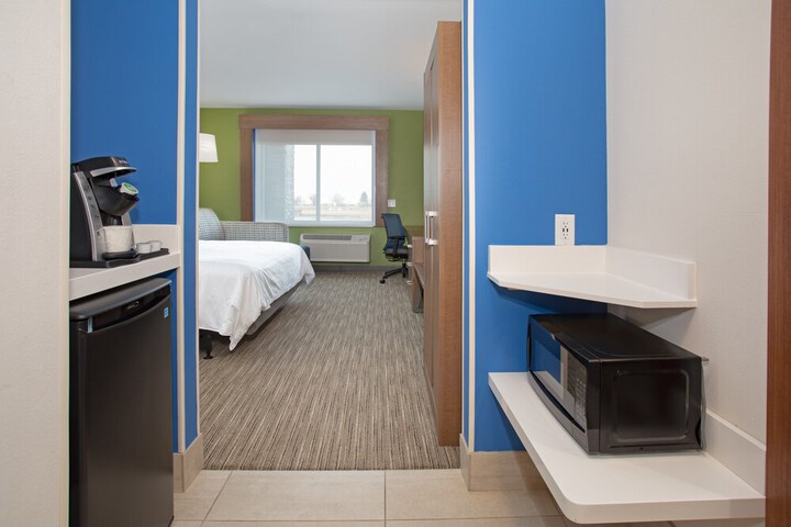 Room 32 of 49