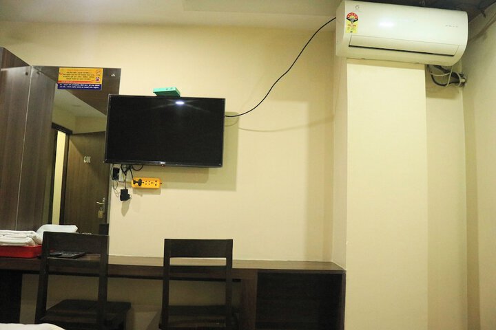 Room 13 of 15