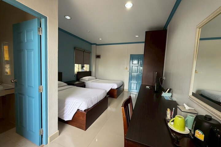 Room 10 of 34