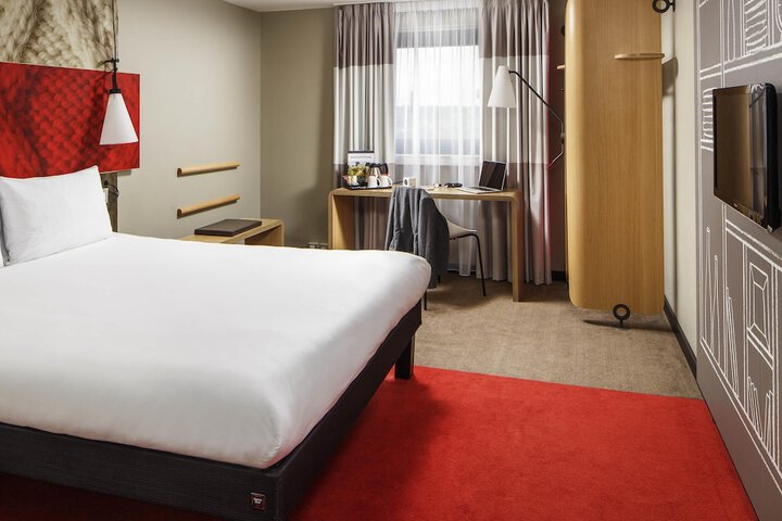 Room 18 of 38