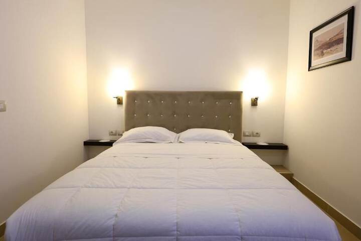 Room 9 of 114