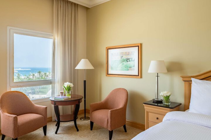 Room 29 of 106