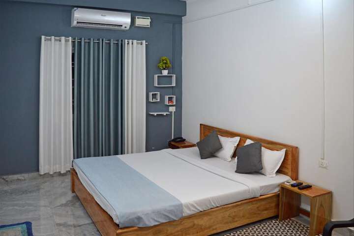 Room 2 of 19