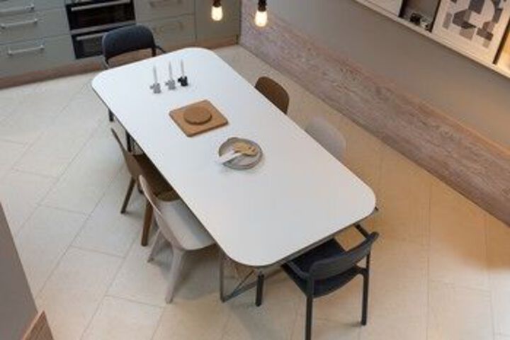 Room 15 of 48