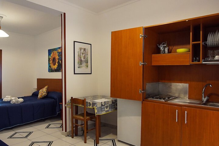Room 18 of 120