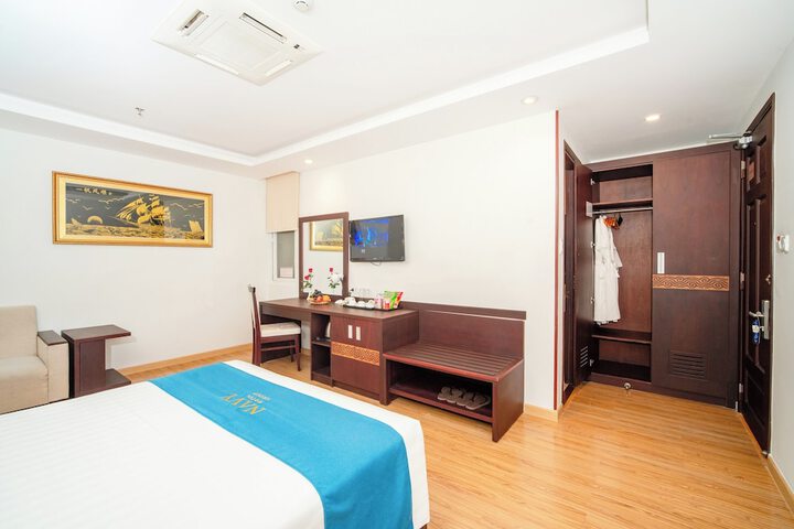 Room 18 of 164