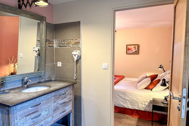 Room 21 of 40