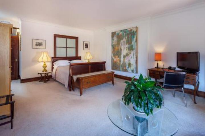 Suite 48 of 51