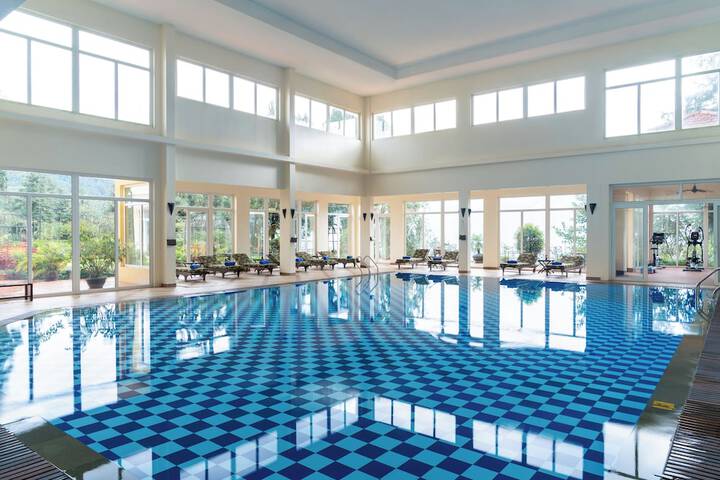 Pool Hotel
