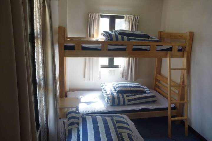Room 10 of 66