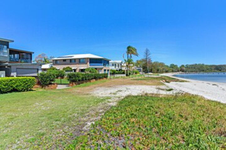 Property Grounds 18 of 24