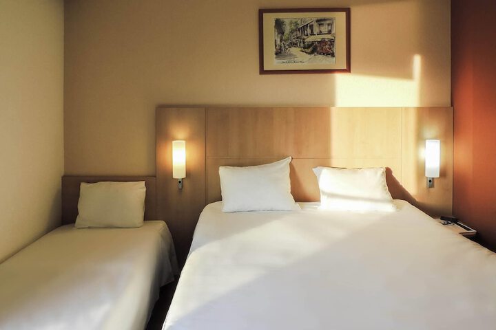 Room 15 of 76
