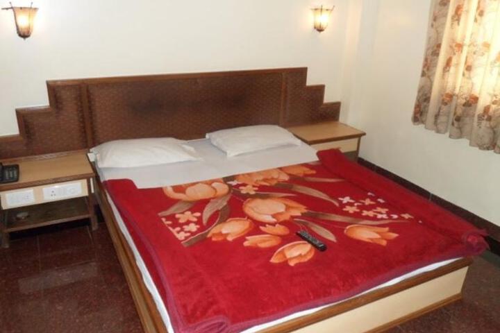 Room 2 of 5