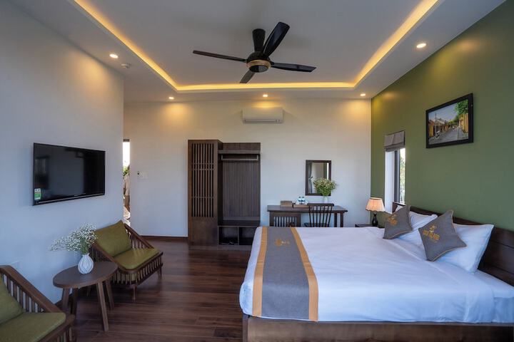 Room 43 of 68