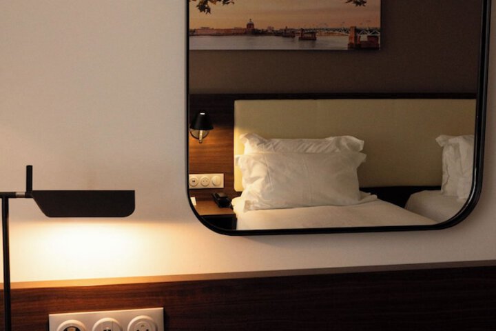 Room 15 of 76