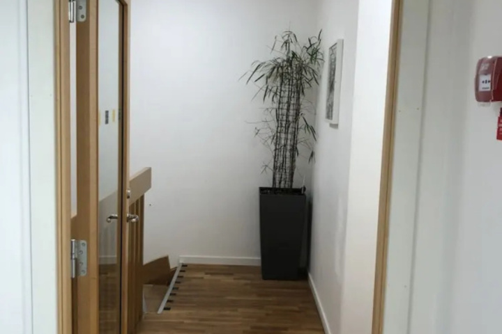 Room 10 of 17