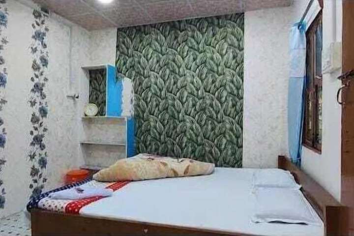Room 8 of 72