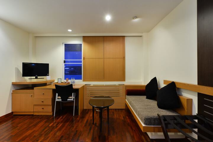 Room 11 of 36