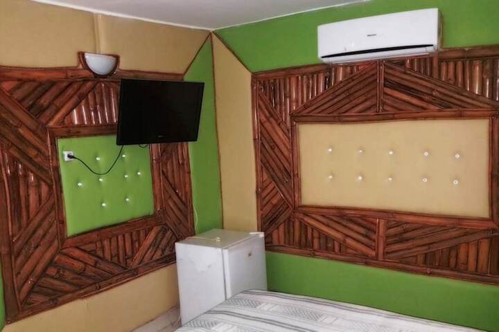 Room 8 of 40