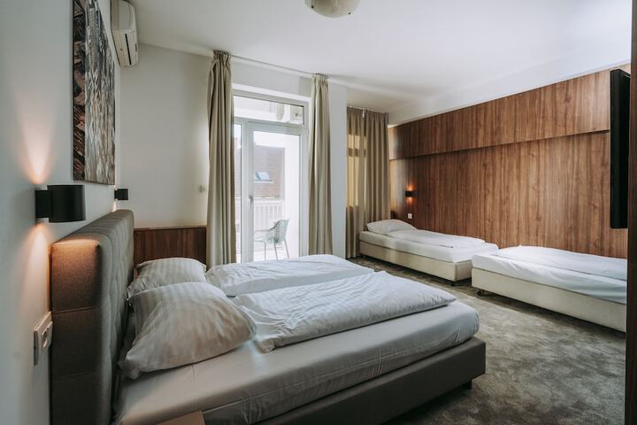 Room 20 of 129
