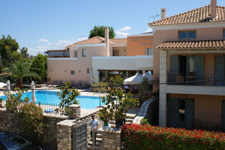 Harmony Hotel Apartments in Aigialeia