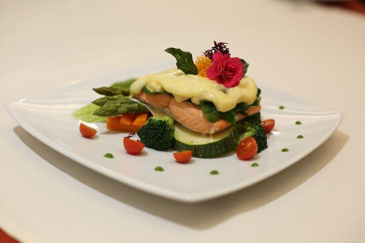 Dining 27 of 41