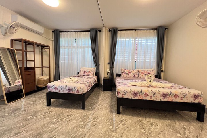 Room 110 of 272