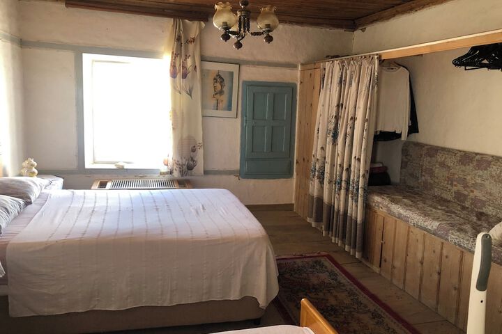 Room 3 of 35