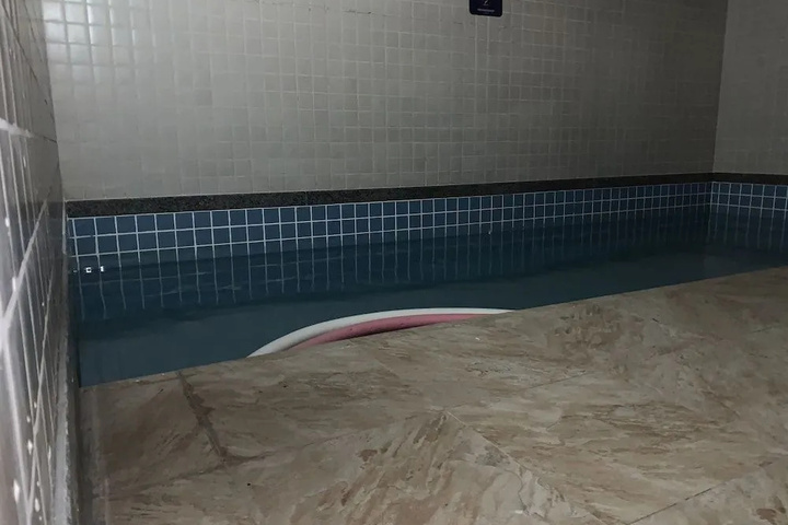 Pool 7 of 10