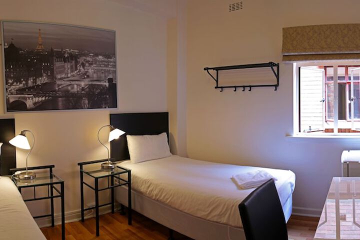 Room 3 of 37