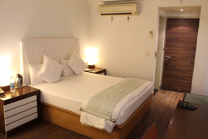 Room 10 of 44