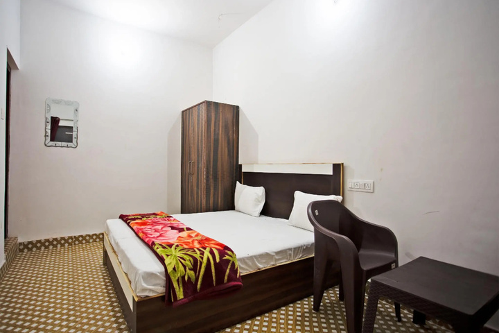 Room 2 of 4