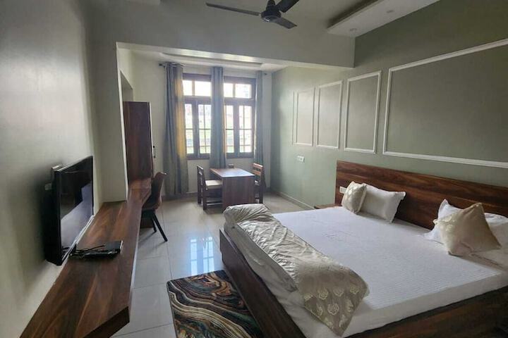 Room 3 of 14
