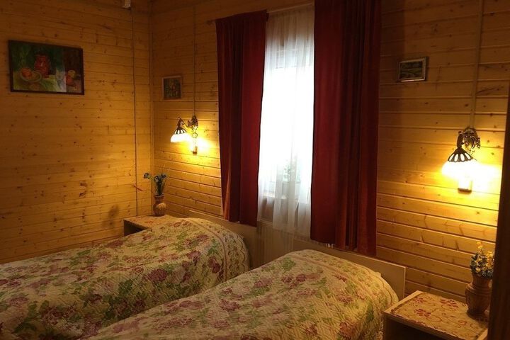 Room 3 of 46