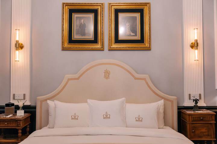 Room 3 of 28