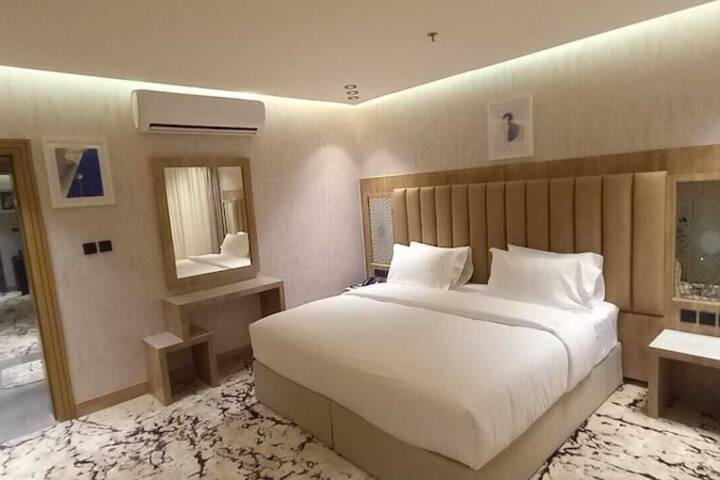Room 15 of 38