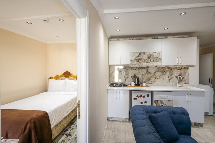 Room 40 of 136