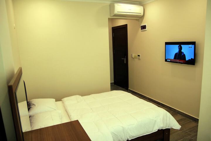 Room 7 of 30