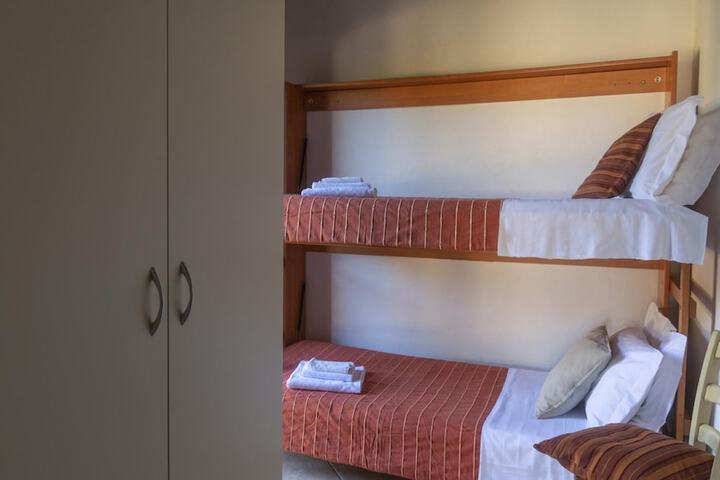 Room 7 of 24
