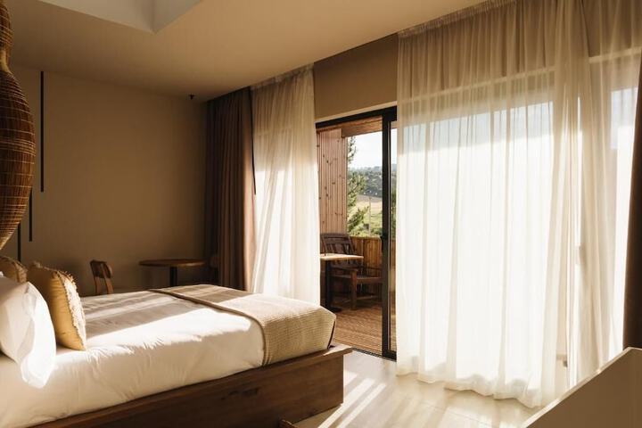 Room 3 of 21