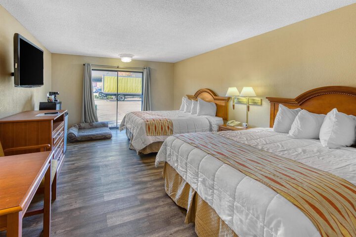 Room 20 of 49