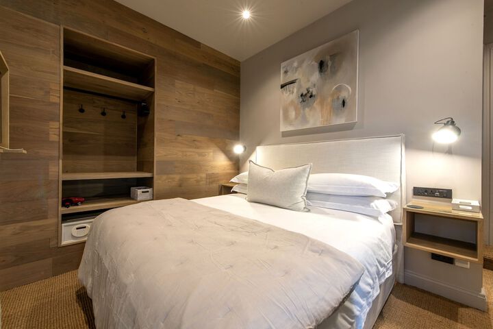 Room 8 of 54
