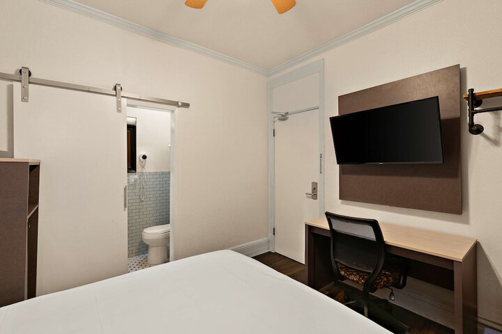 1 Queen Bed Larger Room Work Desk Microwave and Refrigerator (12 of 34)