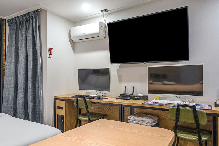Room 79 of 105