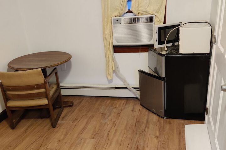 Room 6 of 53
