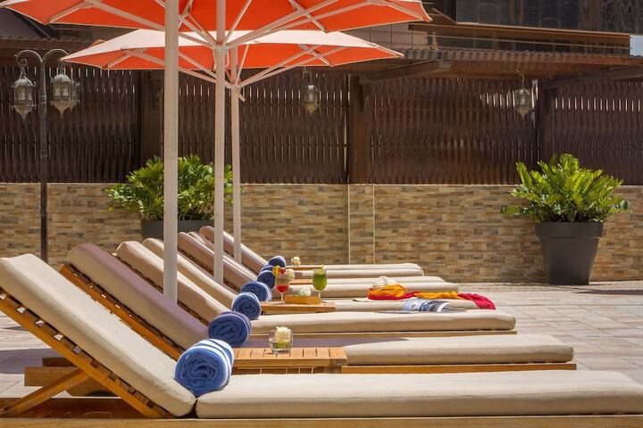 Hotel with Pool