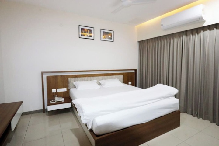 Room 7 of 17